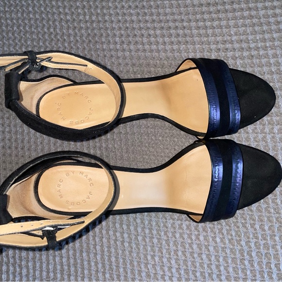 Marc Jacobs Black Suede Ankle Strap Open Toe Heel - Picture 3 of 10